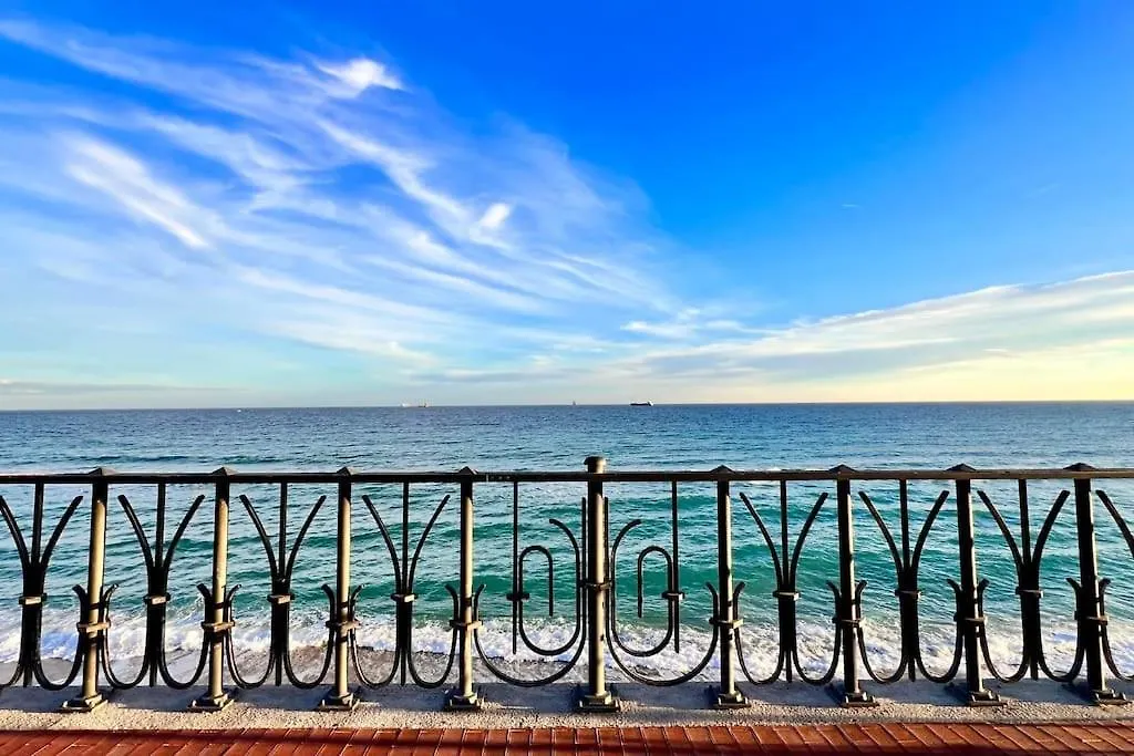 Your Coastal Retreat! Sea Views, Free Parking Tarragona Spain