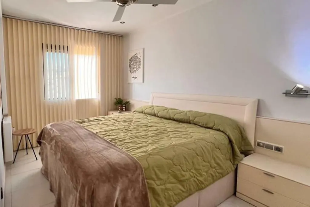 Your Coastal Retreat! Sea Views, Free Parking Tarragona Apartment