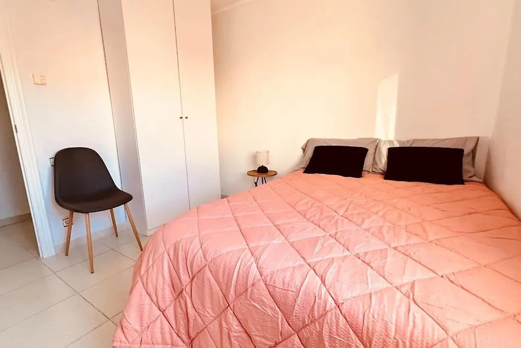 Your Coastal Retreat! Sea Views, Free Parking Tarragona