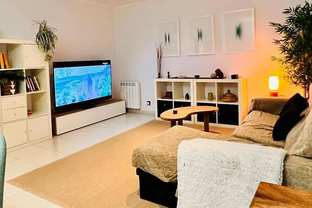 Your Coastal Retreat! Sea Views, Free Parking Tarragona Apartment
